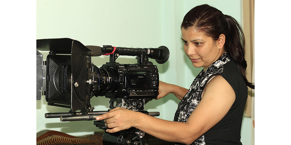 दीपाः इन्स्ट्रक्टर टू डिरेक्टर 